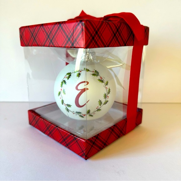 Living Quarters Letter E Monogram Ornament - Picture 1 of 3